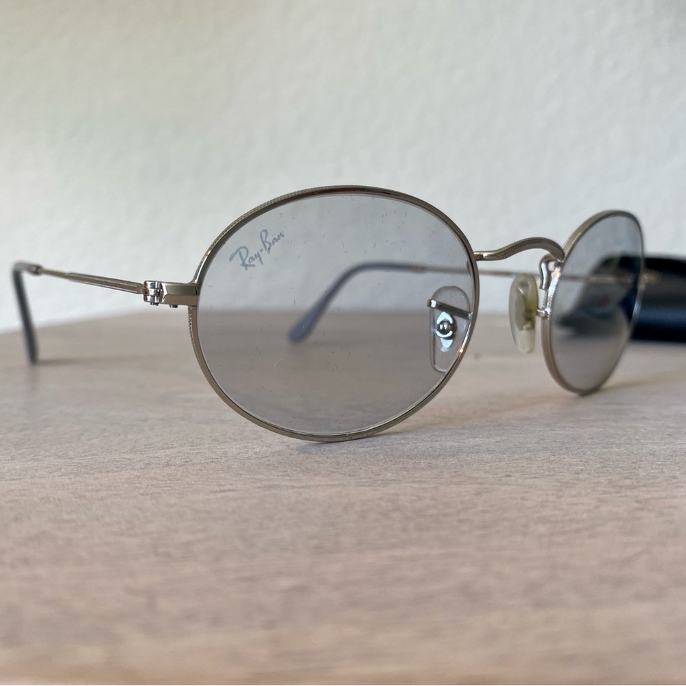 Ray-Ban Round Flash Lenses with matte silver frame